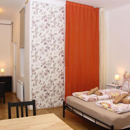 Central Prague Wenceslas Square Apartments Buitenkant foto